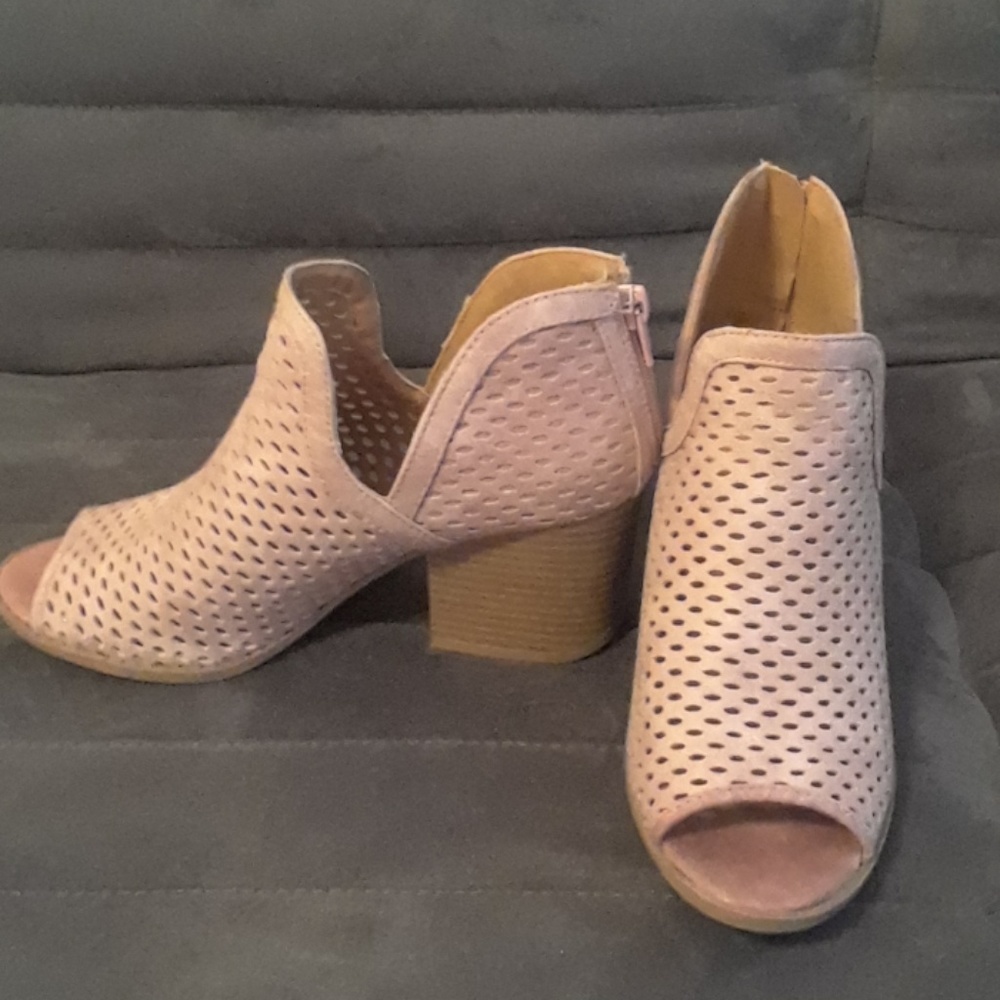 Qupid Blush Perforated Open Toe Block Booties